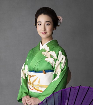 beautiful japanese woman with purple umbrella