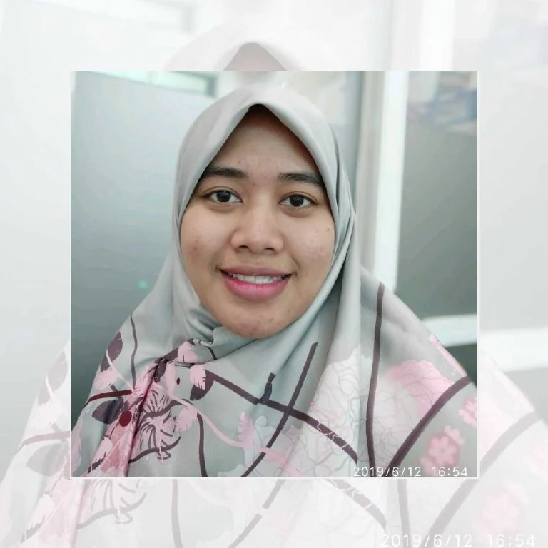 Lussy Albaniyah, tutor TOEFL ITP Lister